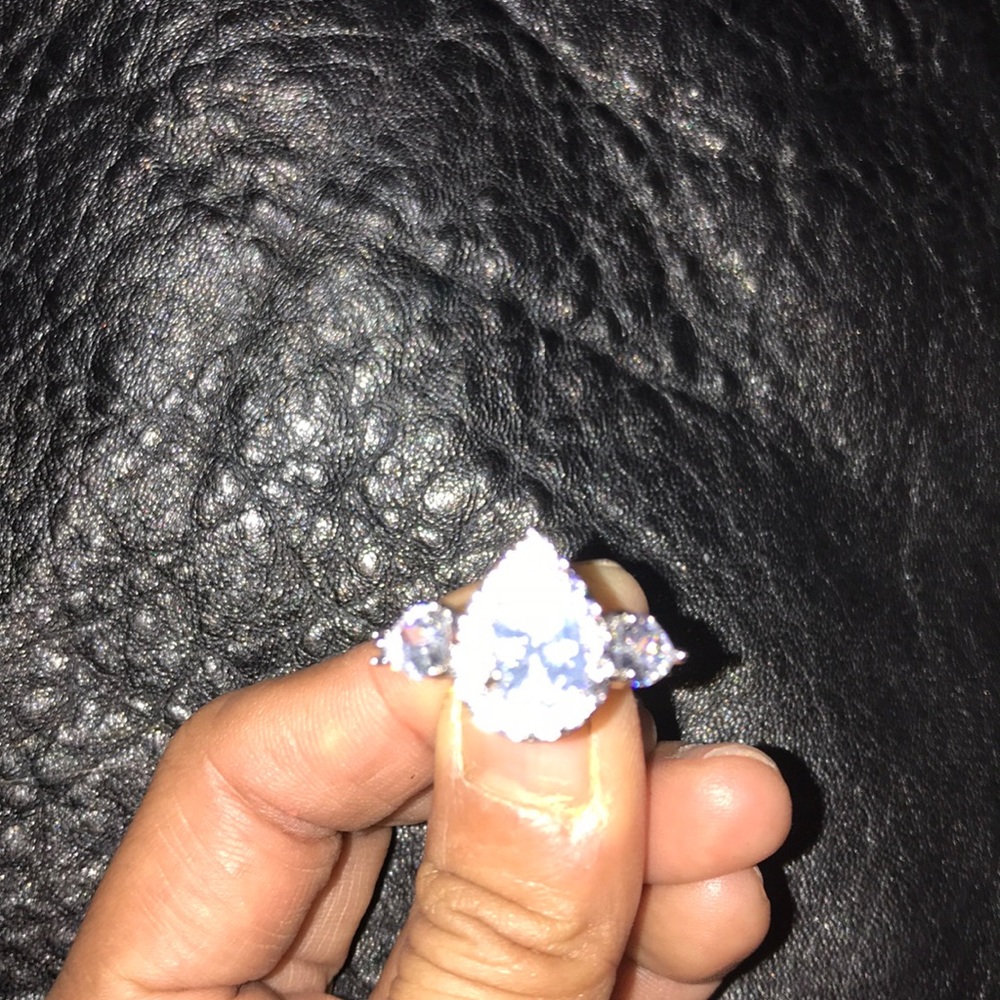 Beautiful pear ring - Picture 3 of 4
